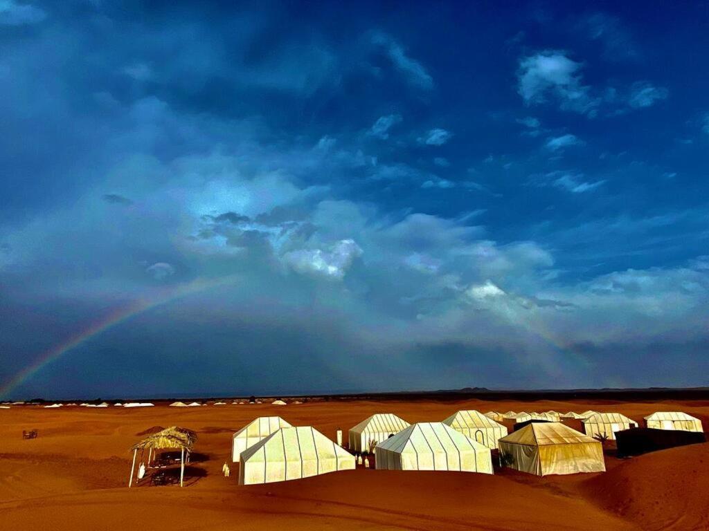 Merzouga Sahara Luxury Camp מראה חיצוני תמונה